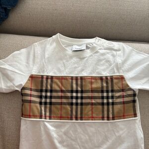 Burberry T shirt